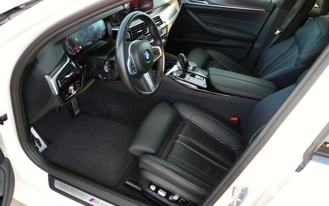 BMW Seria 5 cena 279999 przebieg: 65800, rok produkcji 2021 z Białystok małe 254